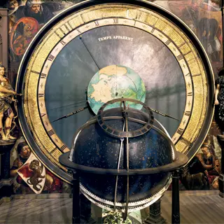 Horloge-Astronomique_Maison Alcée Les pendulettes selon les époques - Maison Alcée